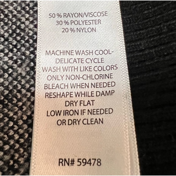 Joie Black and White Chevron Hooded Sweater. Size 3X. - Picture 5 of 7